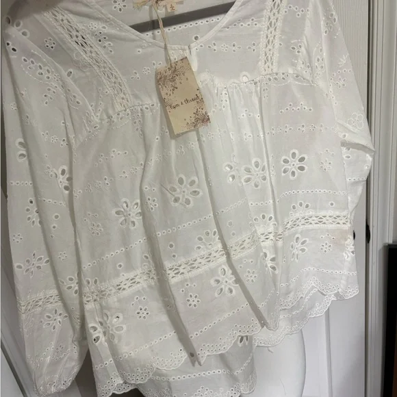 Hem & Thread white Blouse with Bib Collar and 3/4 Sleeves - Picture 1 of 4